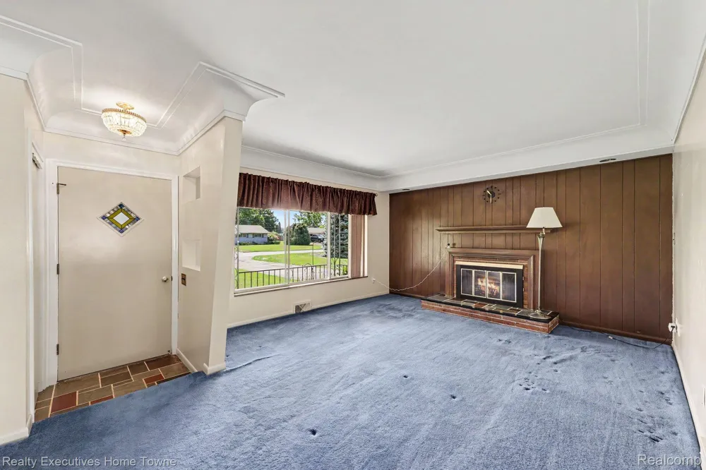 4331 Montgomery Drive Shelby Charter Township, MI 48316