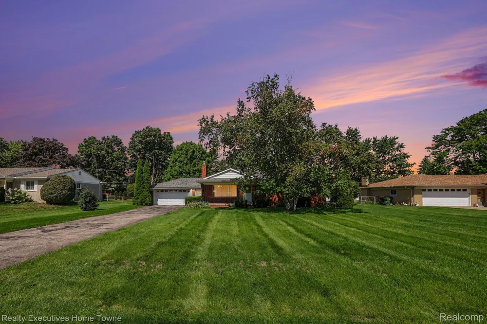 4331 Montgomery Drive Shelby Charter Township, MI 48316