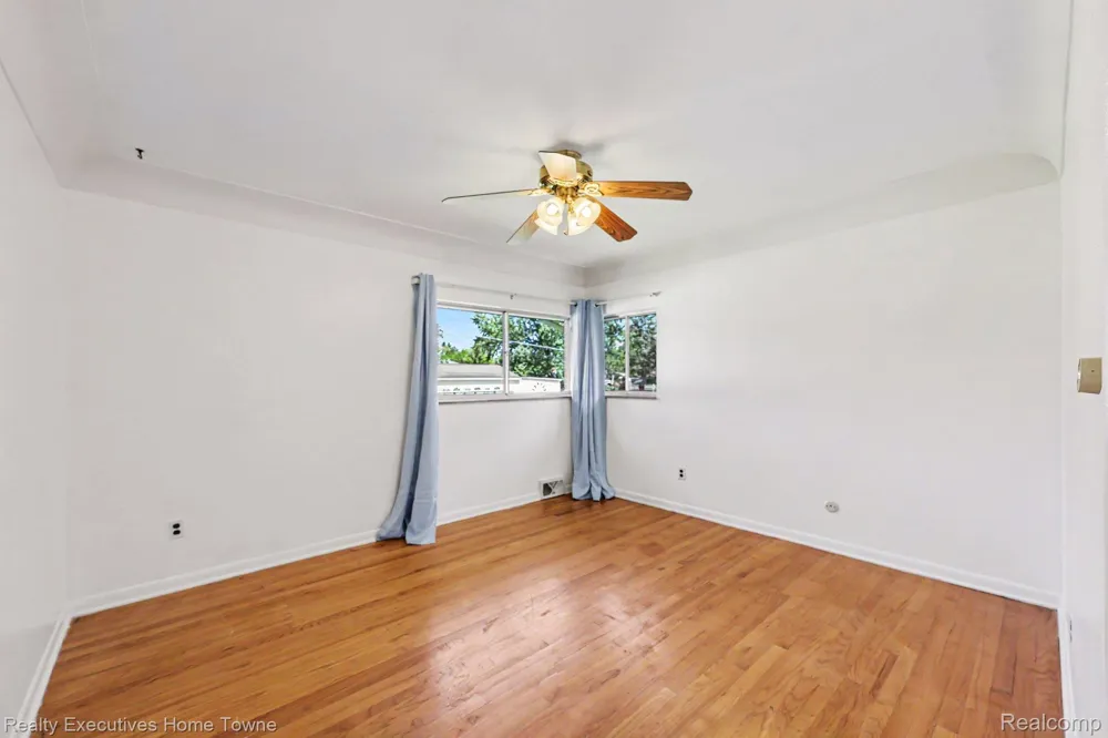 4331 Montgomery Drive Shelby Charter Township, MI 48316