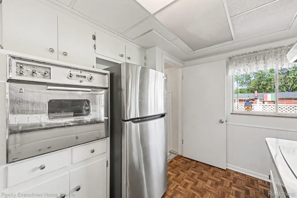 4331 Montgomery Drive Shelby Charter Township, MI 48316