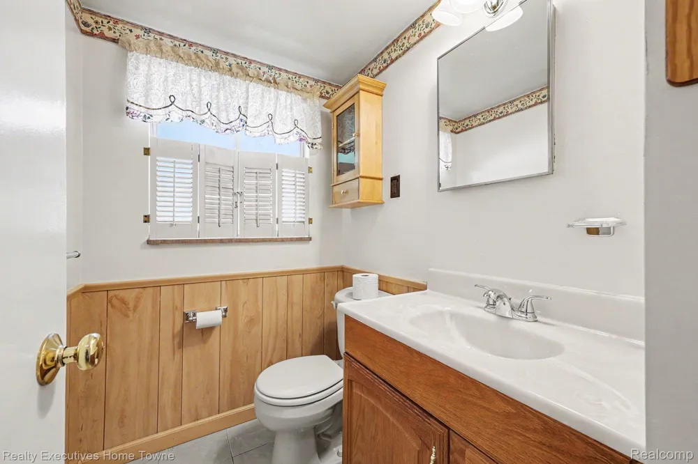4331 Montgomery Drive Shelby Charter Township, MI 48316