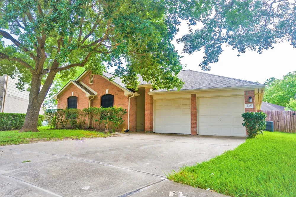 16807 Dunbar Grove Court Sugar Land, TX 77498