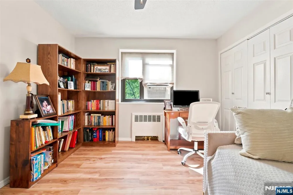 208 Anderson Street N6B Hackensack, NJ 07601