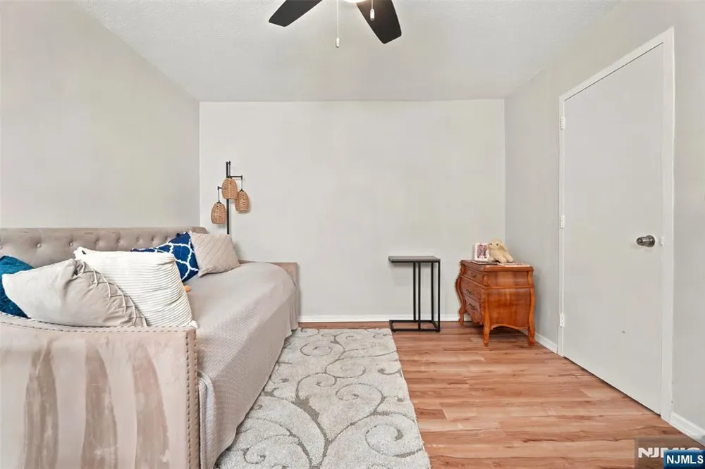 208 Anderson Street N6B Hackensack, NJ 07601