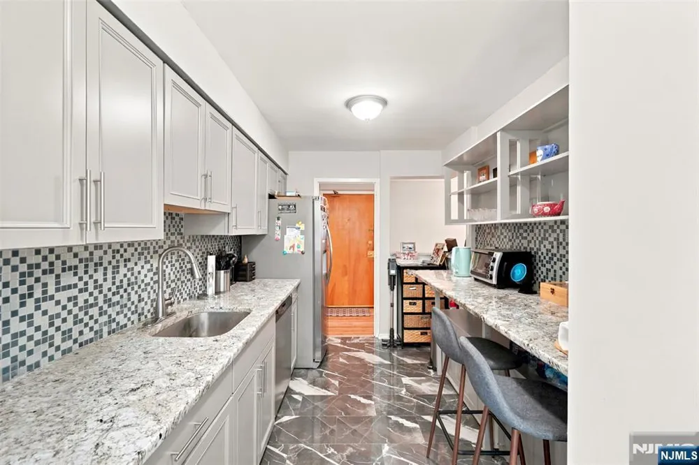 208 Anderson Street N6B Hackensack, NJ 07601