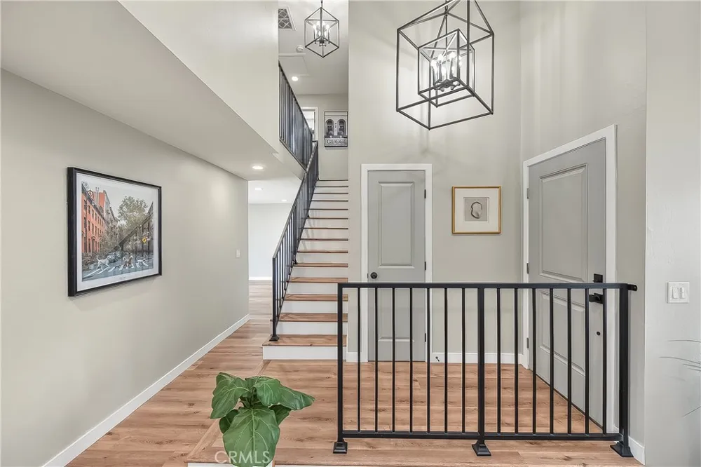 286 W Renwick Azusa, CA 91702