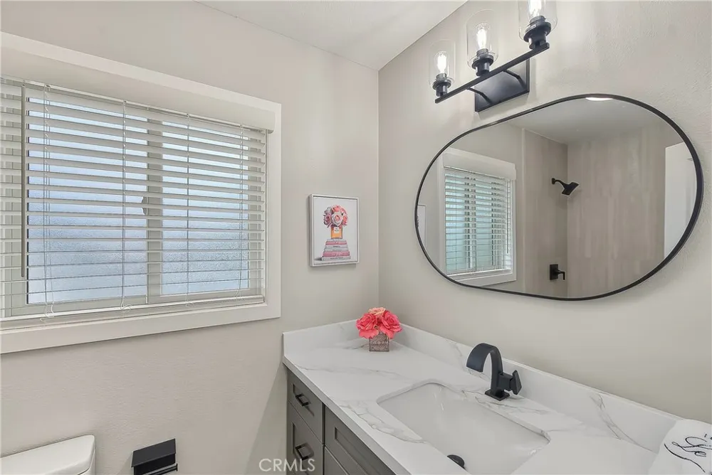 286 W Renwick Azusa, CA 91702