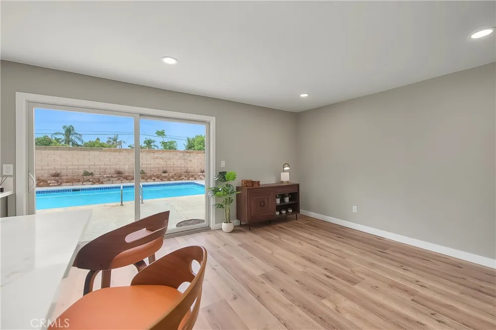 286 W Renwick Azusa, CA 91702