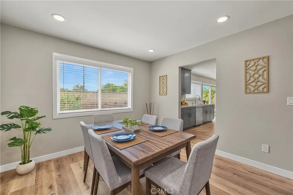 286 W Renwick Azusa, CA 91702