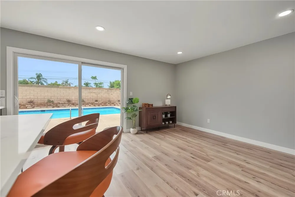 286 W Renwick Azusa, CA 91702