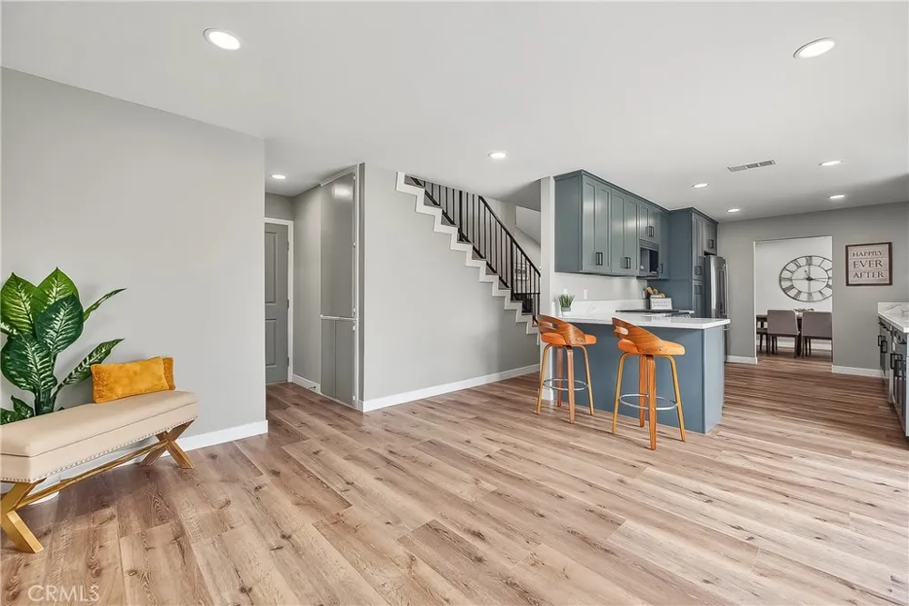 286 W Renwick Azusa, CA 91702
