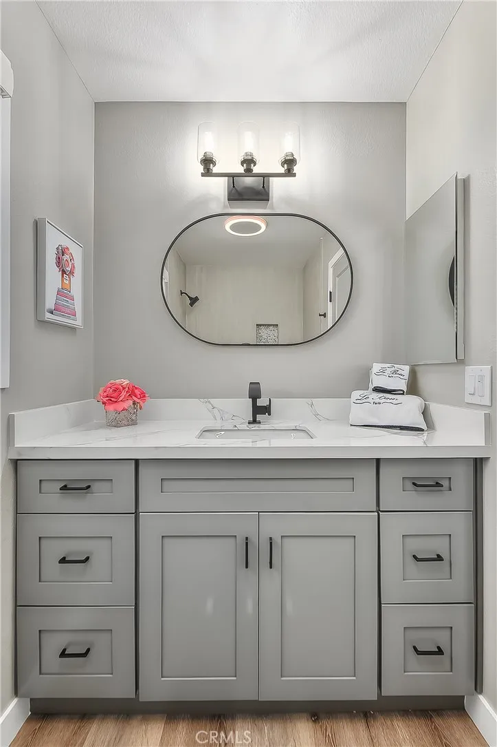 286 W Renwick Azusa, CA 91702