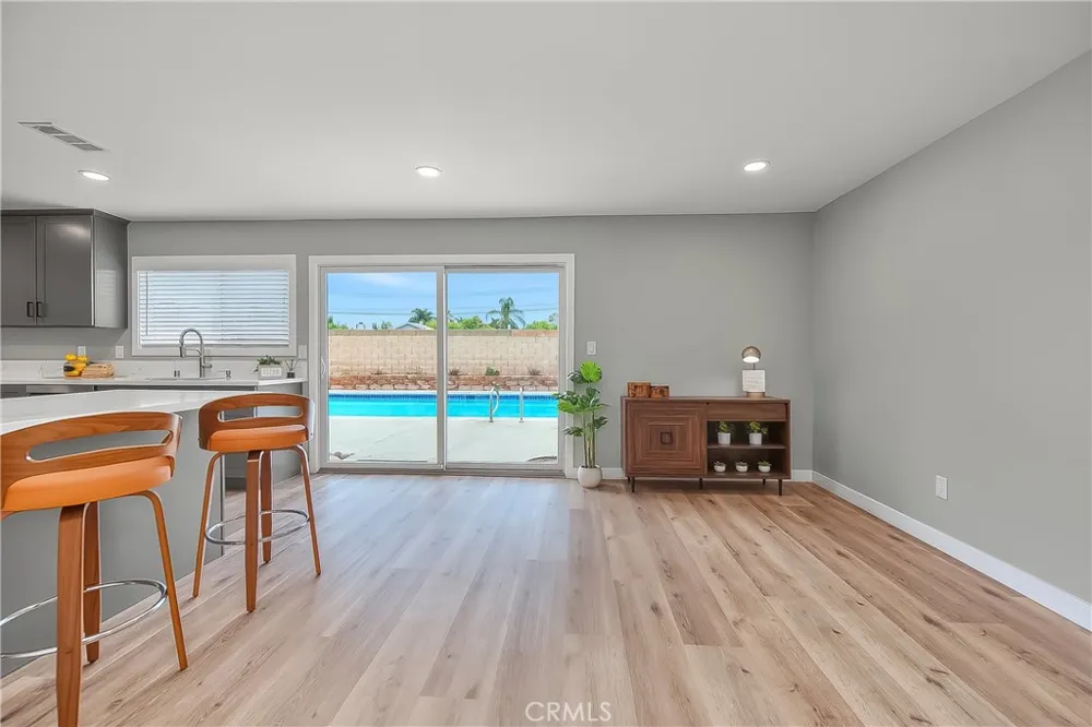 286 W Renwick Azusa, CA 91702