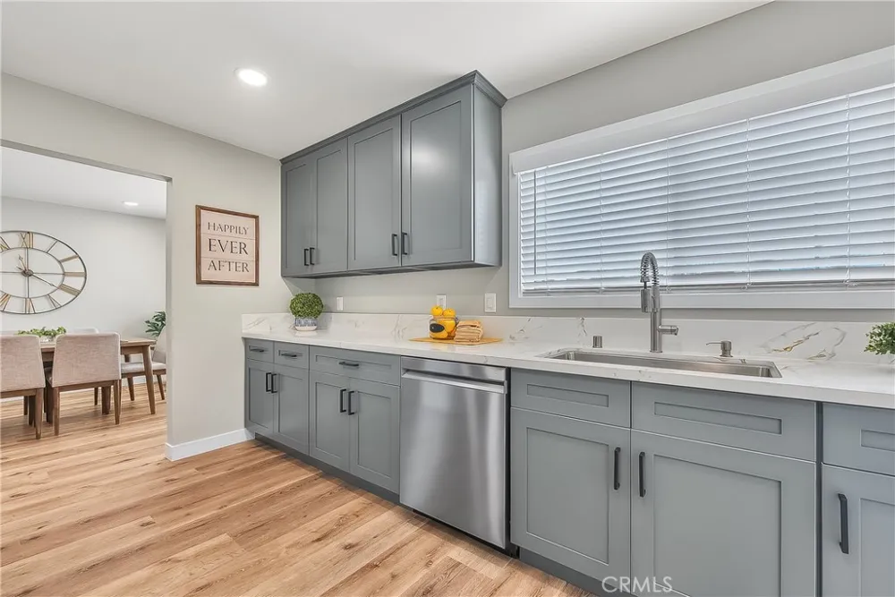 286 W Renwick Azusa, CA 91702