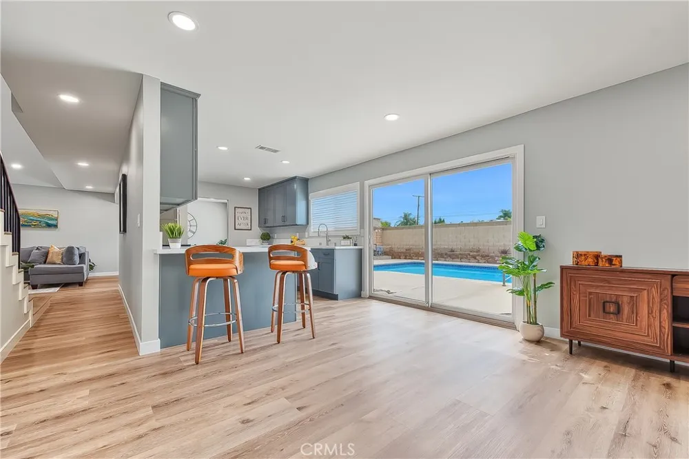 286 W Renwick Azusa, CA 91702