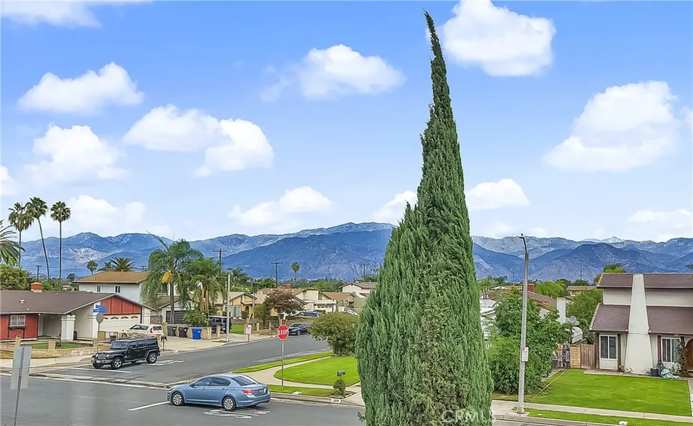 286 W Renwick Azusa, CA 91702