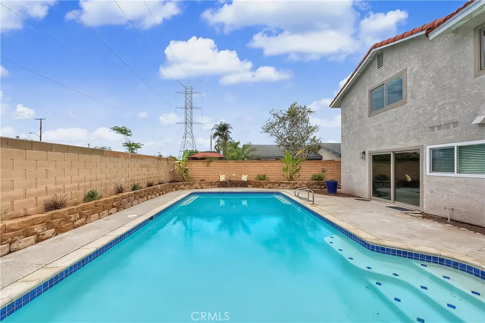286 W Renwick Azusa, CA 91702