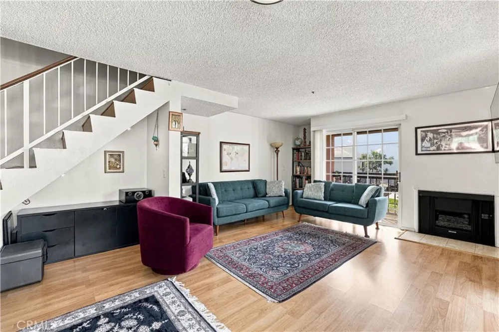147 W Acacia #160 Glendale, CA 91204