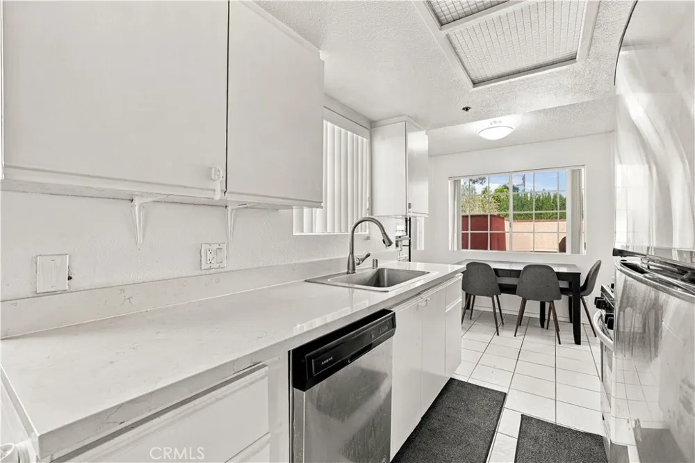 147 W Acacia #160 Glendale, CA 91204