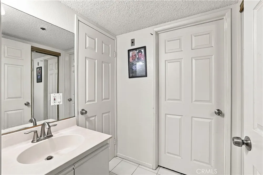 147 W Acacia #160 Glendale, CA 91204