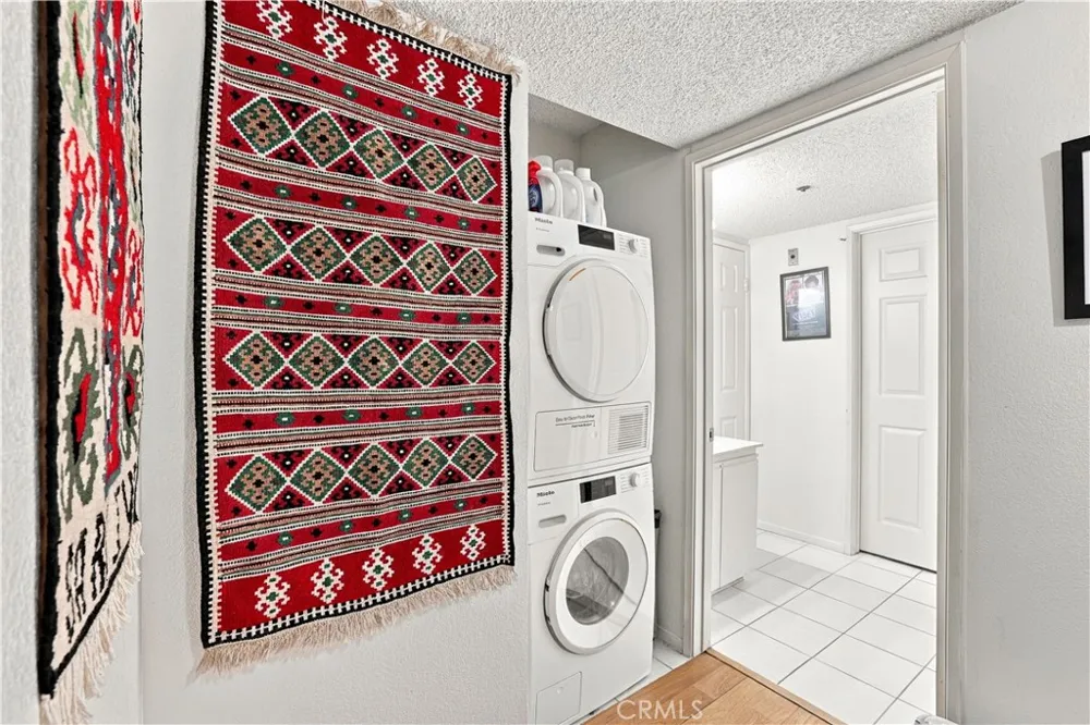 147 W Acacia #160 Glendale, CA 91204