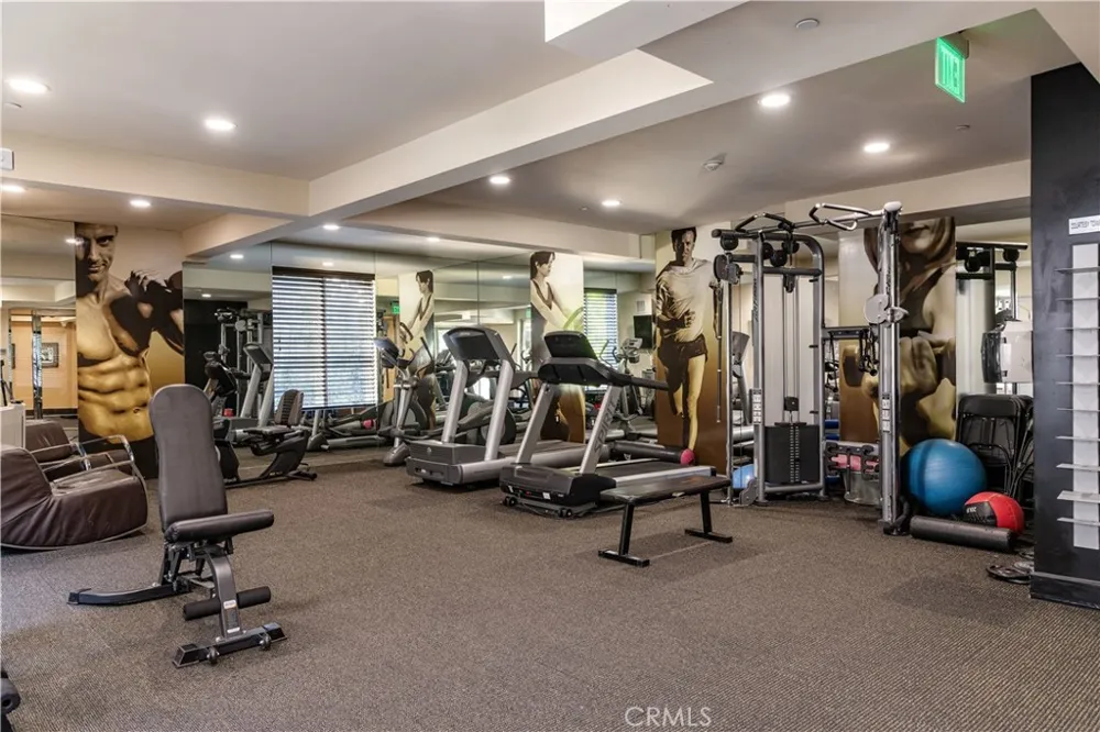 1318 Roxbury S #210 Los Angeles, CA 90035