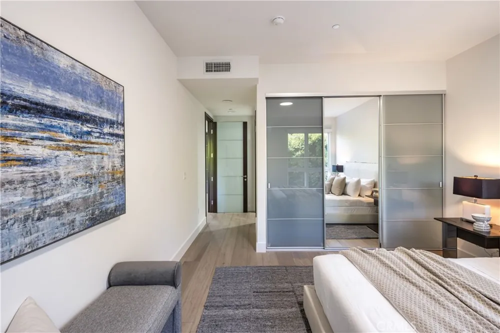 1318 Roxbury S #210 Los Angeles, CA 90035