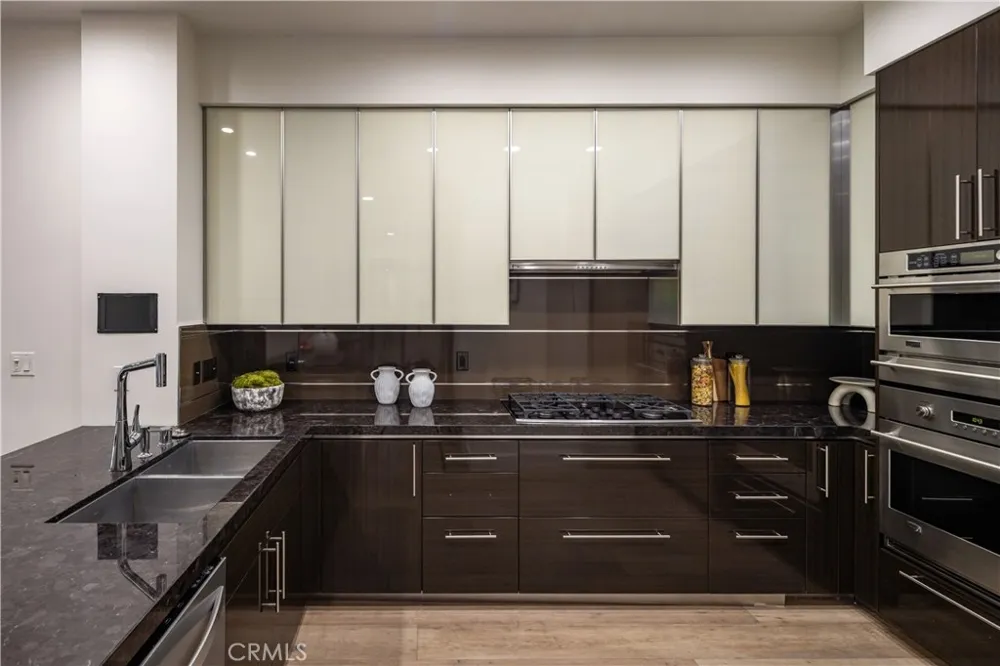 1318 Roxbury S #210 Los Angeles, CA 90035