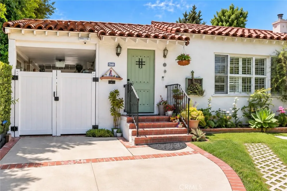 471 S Clark Beverly Hills, CA 90211