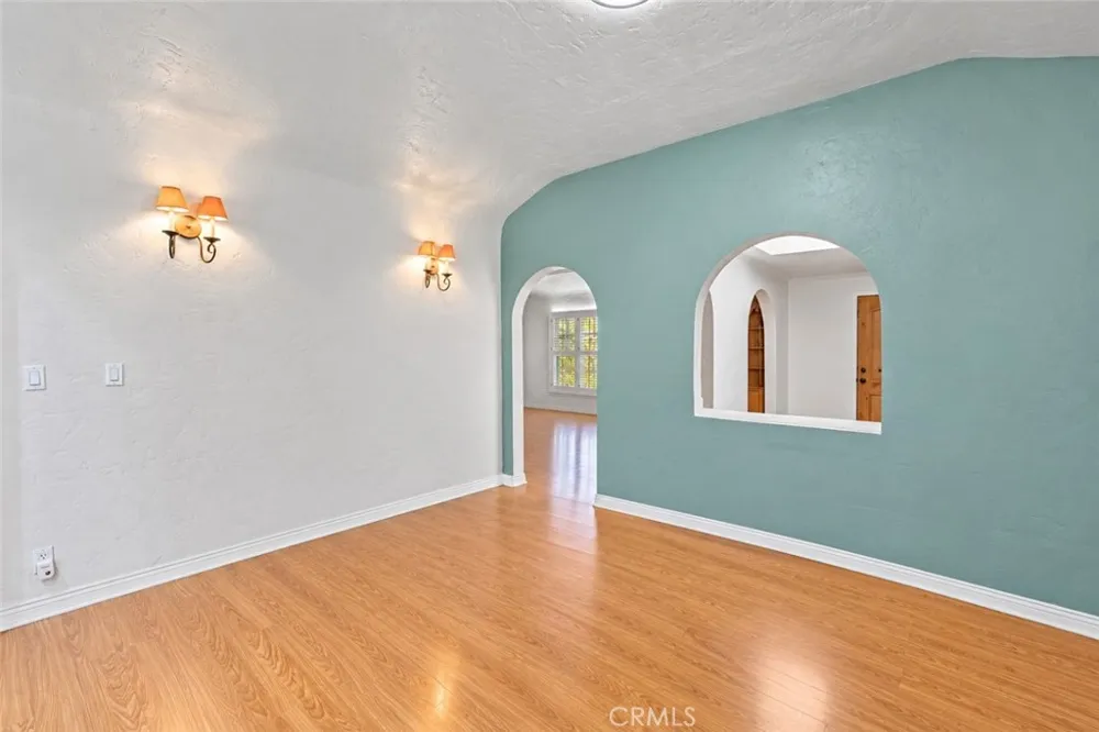 471 S Clark Beverly Hills, CA 90211