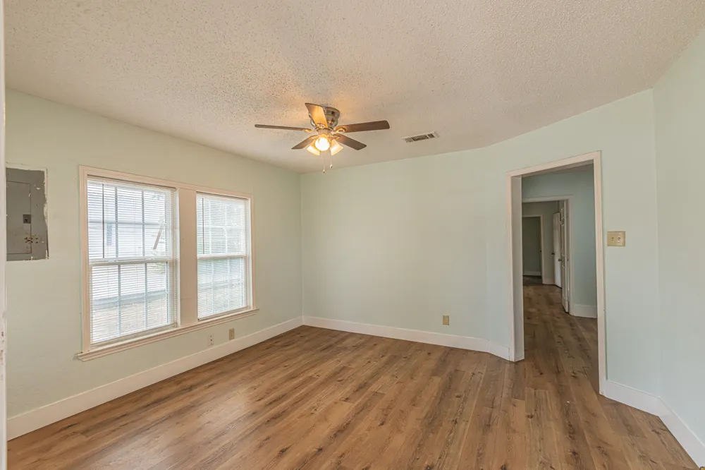 2543 E Ann Arbor Avenue Dallas, TX 75216
