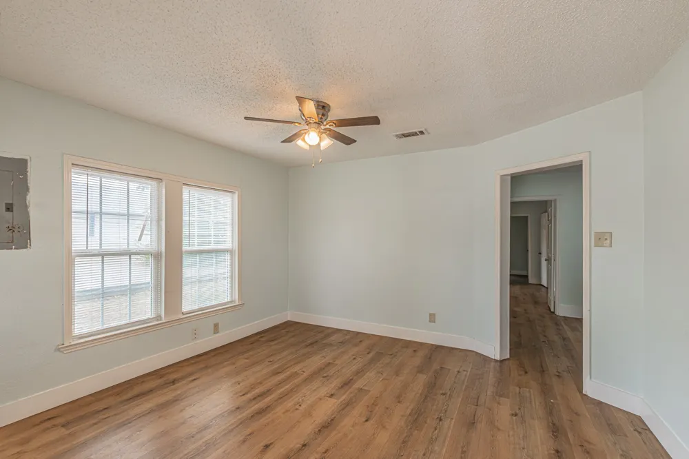 2543 E Ann Arbor Avenue Dallas, TX 75216
