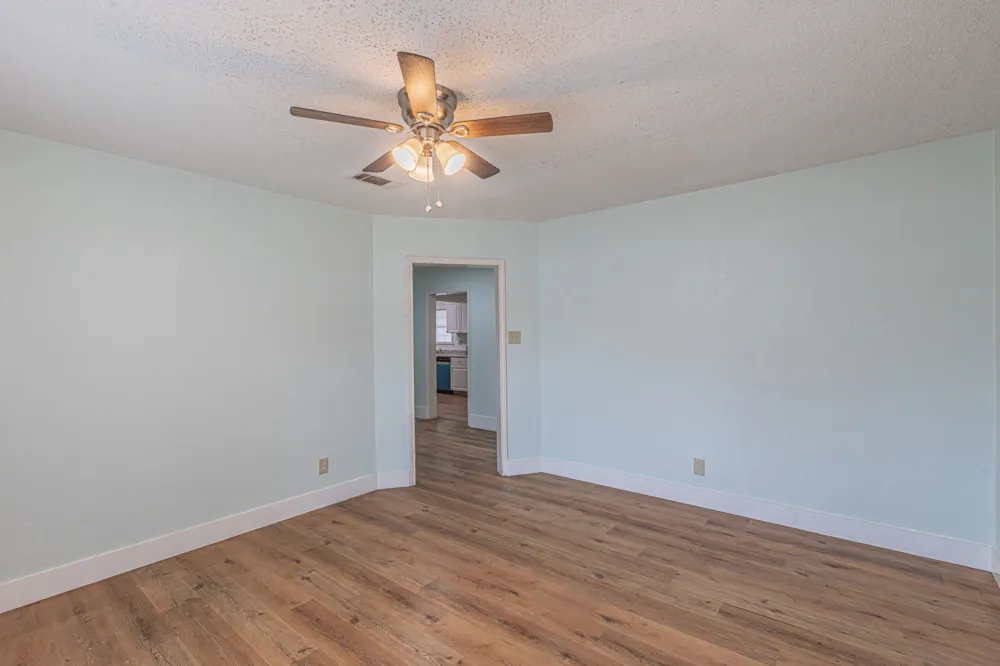 2543 E Ann Arbor Avenue Dallas, TX 75216
