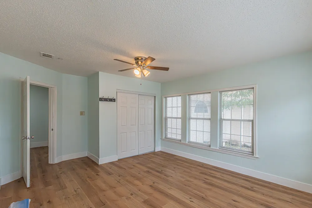 2543 E Ann Arbor Avenue Dallas, TX 75216