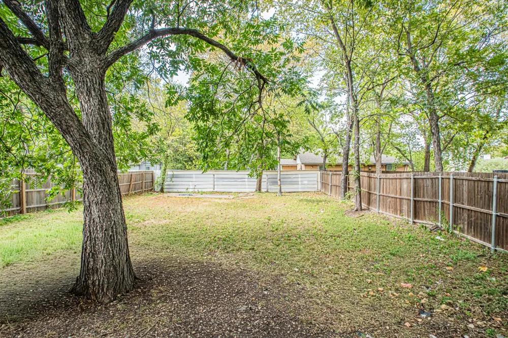 2543 E Ann Arbor Avenue Dallas, TX 75216