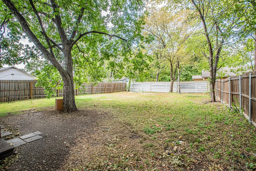 2543 E Ann Arbor Avenue Dallas, TX 75216