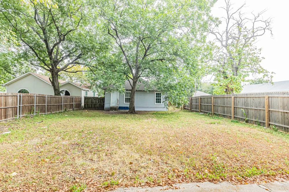 2543 E Ann Arbor Avenue Dallas, TX 75216