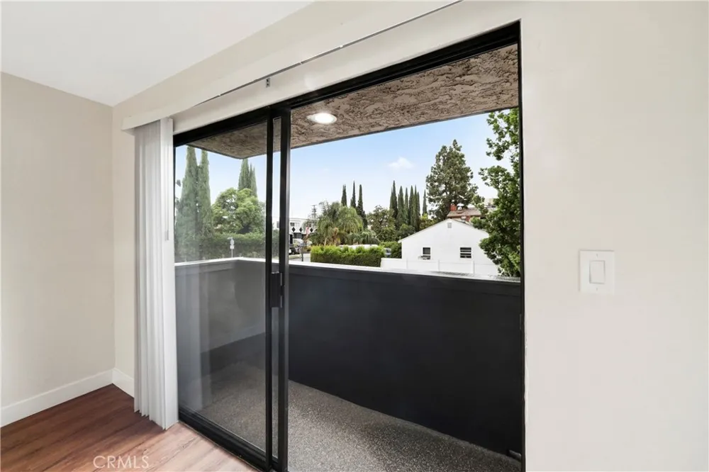 5252 Agnes #2 Valley Village, CA 91607