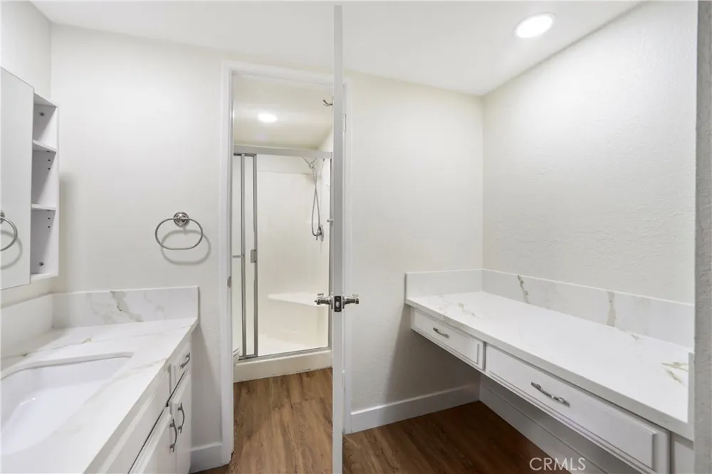 5252 Agnes #2 Valley Village, CA 91607