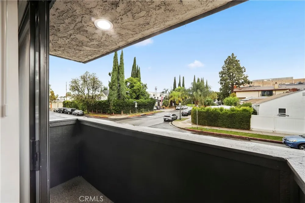 5252 Agnes #2 Valley Village, CA 91607