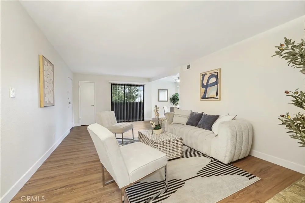 5252 Agnes #2 Valley Village, CA 91607