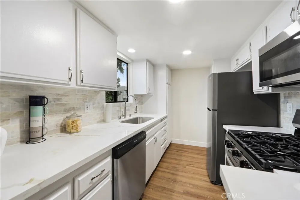5252 Agnes #2 Valley Village, CA 91607