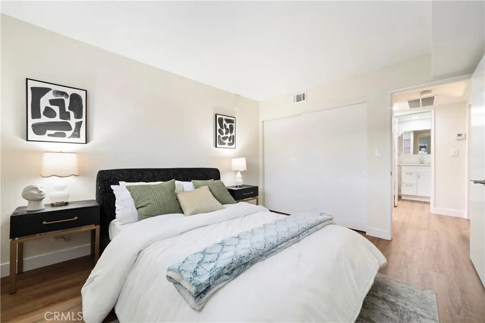 5252 Agnes #2 Valley Village, CA 91607