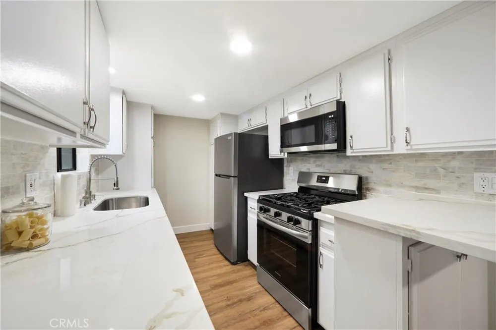 5252 Agnes #2 Valley Village, CA 91607