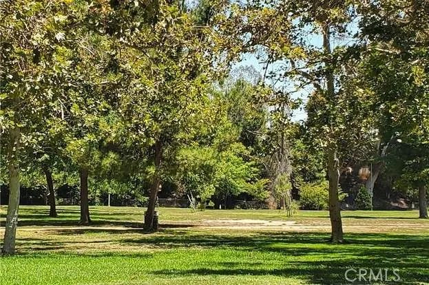 5252 Agnes #2 Valley Village, CA 91607
