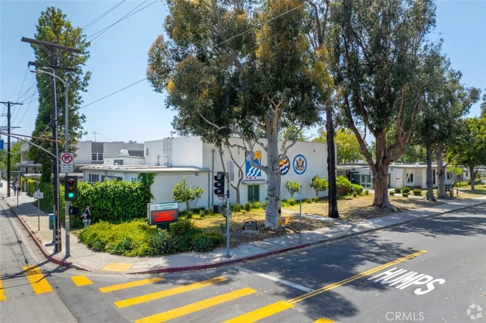 5252 Agnes #2 Valley Village, CA 91607