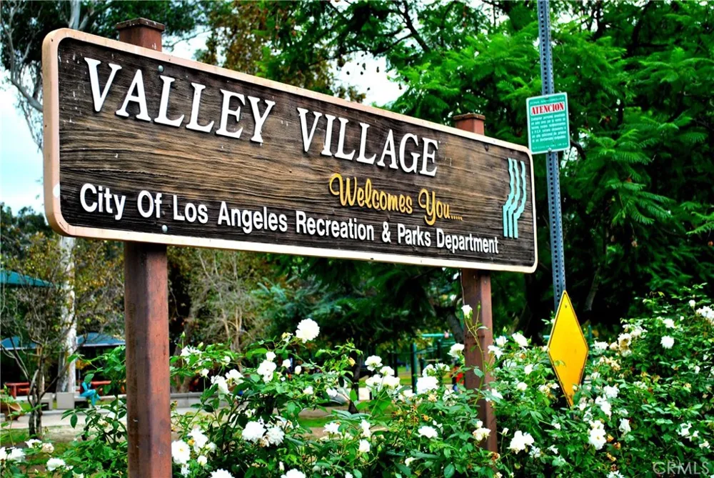 5252 Agnes #2 Valley Village, CA 91607
