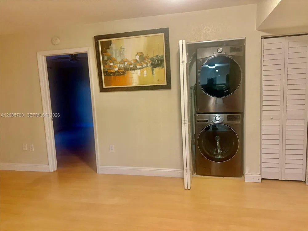 816 NW 11th St #705 Miami, FL 33136