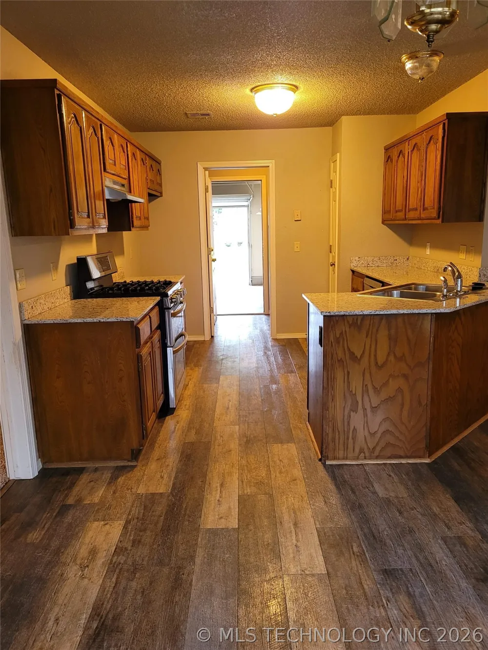 2509 W Honolulu Street Broken Arrow, OK 74012