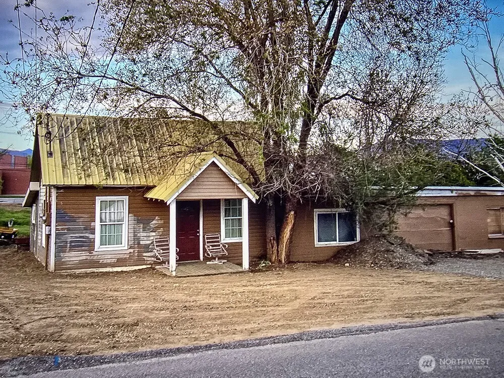 1322 4th Street Wenatchee, WA 98801